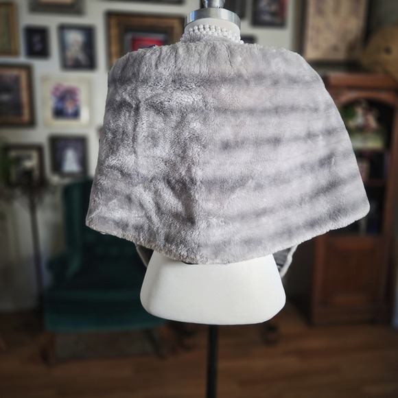 Vintage 50s Luxury Faux Fur Shawl Wrap Silver Grey Striped Evening Elegant - Picture 3 of 8